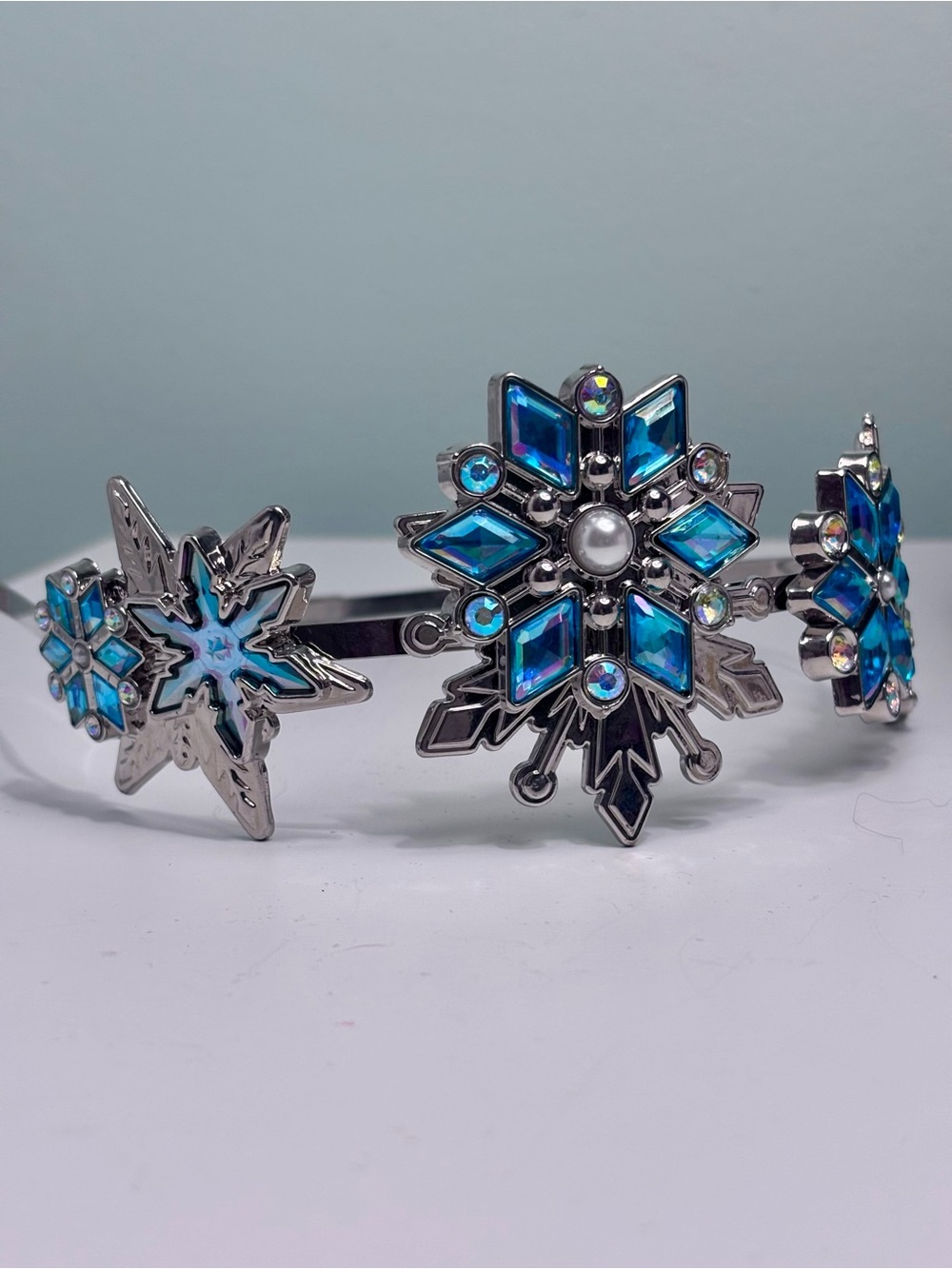 Disneyworld Bibbidi Bobbidi Boutique Frozen Elsa metal and rhinestone tiara